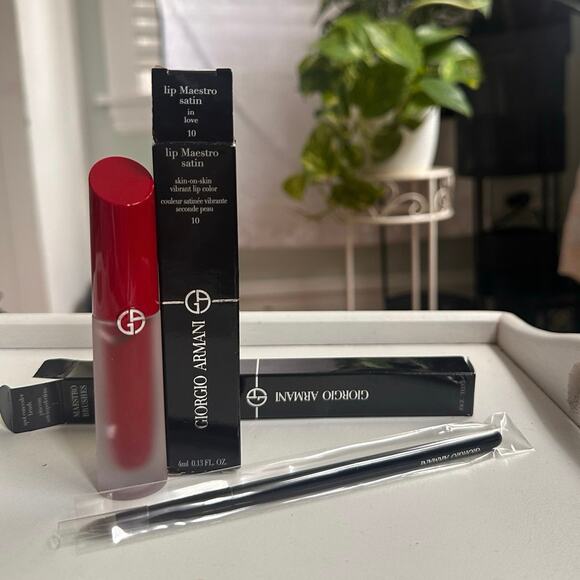 Giorgio Armani bundle NWB spot concealer brush and Lip Maestro satin in love - Picture 2 of 2